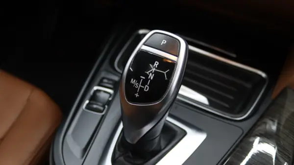 BMW 320 d Auto Line Luxury 16