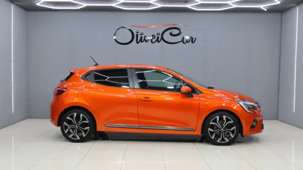 Renault Clio 1.5 Blue dCi Intens 2