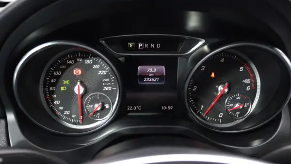 Mercedes-Benz CLA 220 d Shooting Brake AMG Line Aut. 11