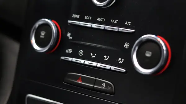 Renault Mégane 1.5 Blue dCi Limited EDC 14