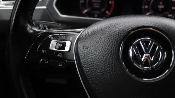 Volkswagen Tiguan 2.0 TDI Highline DSG 4Motion 12