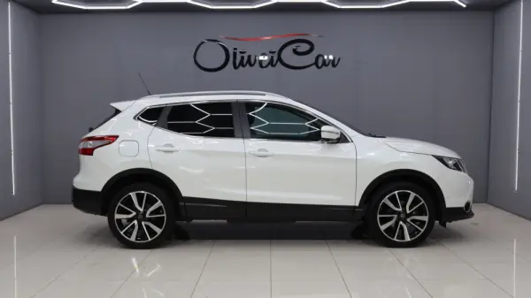 Nissan Qashqai 1.6 dCi Tekna Premium Bose 2