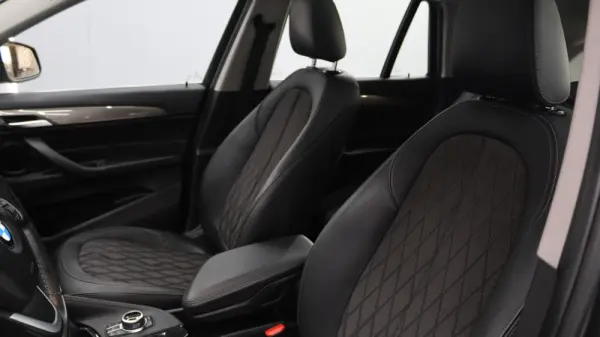 BMW X1 18 d sDrive xLine Auto 16