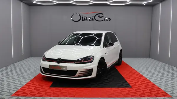 Volkswagen Golf 1.6 TDi R-Line 9