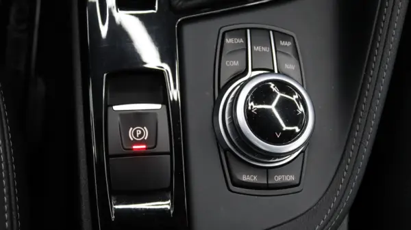 BMW X1 18 d sDrive xLine Auto 13