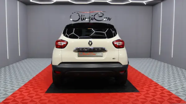 Renault Captur 1.5 dCi Exclusive 8