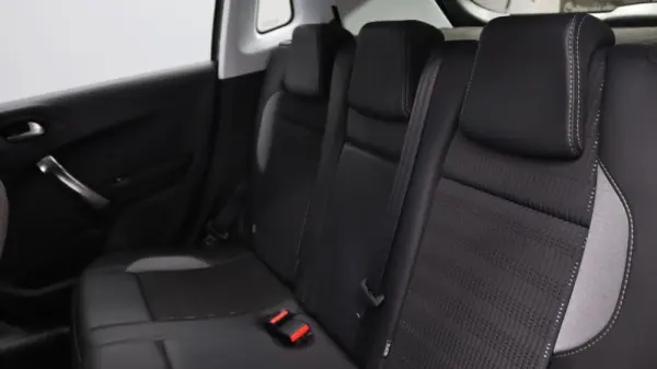 Peugeot 2008 1.6 BlueHDi Allure 19