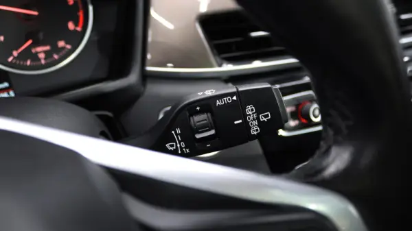 BMW X1 18 d sDrive xLine Auto 23