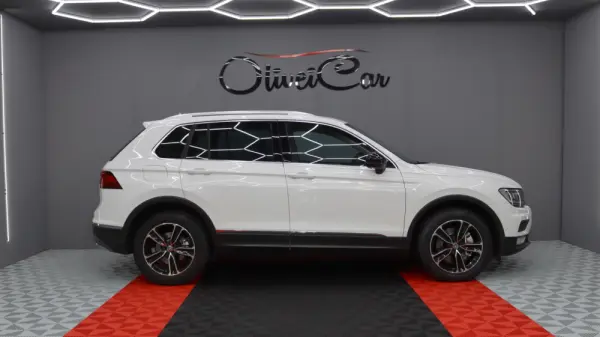 Volkswagen Tiguan 2.0 TDI Highline DSG 4Motion 2