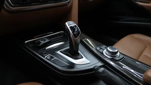 BMW 320 d Auto Line Luxury 11