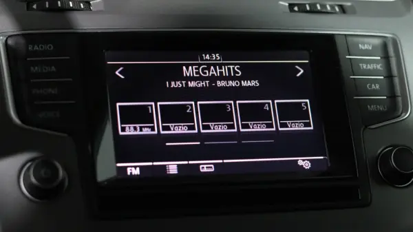 Volkswagen Golf 1.6 TDi R-Line 13