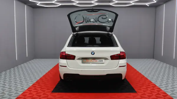 BMW 520 d Pack M Auto 9