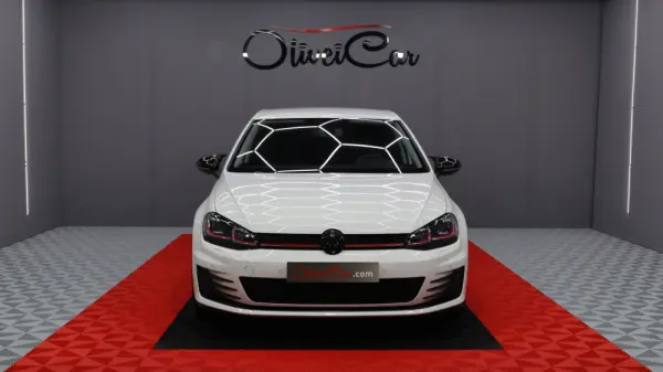 Volkswagen Golf 1.6 TDi R-Line 10