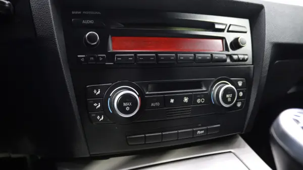BMW 318 d Line Sport 12