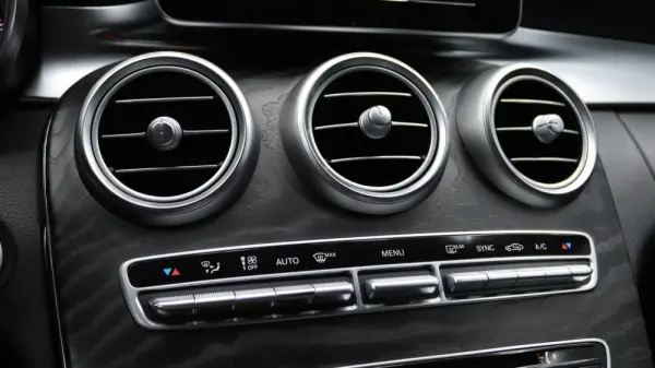 Mercedes-Benz C 300 BlueTEC Hybrid AMG Line 18