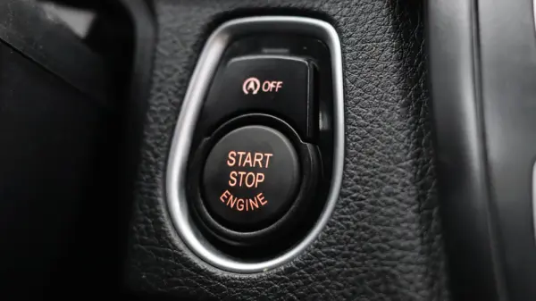 BMW 320 d EfficientDynamics Line Sport Auto 12