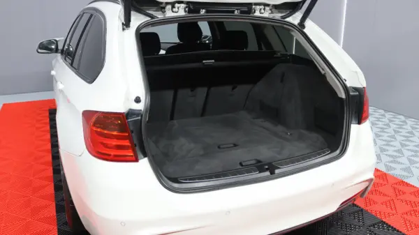 BMW 320 d EfficientDynamics Line Sport Auto 5