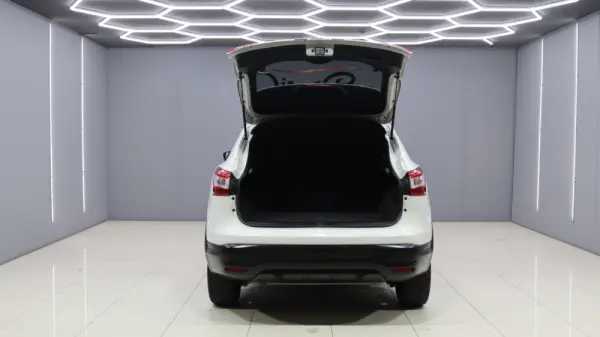 Nissan Qashqai 1.6 dCi Tekna Premium Bose 5