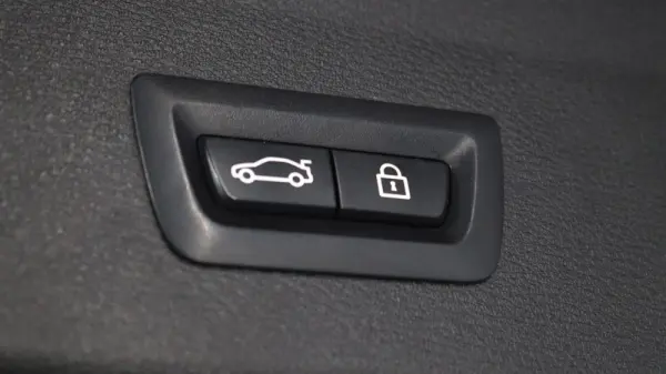 BMW X1 18 d sDrive Auto 10