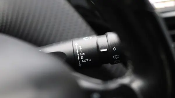 Peugeot 2008 1.6 BlueHDi Allure 13