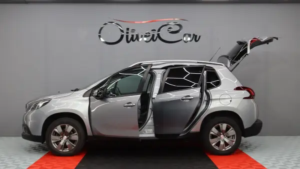 Peugeot 2008 1.5 BlueHDi Style 7
