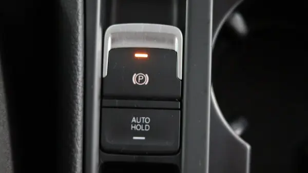 Volkswagen Golf 1.6 TDi R-Line 17