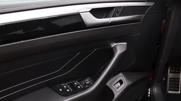 Volkswagen Arteon Shooting Brake 2.0 TDI Elegance DSG 15