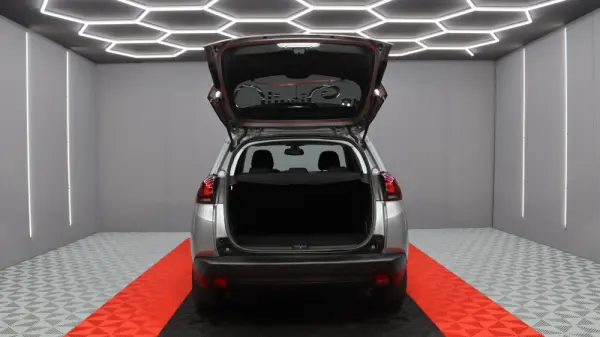 Peugeot 2008 1.5 BlueHDi Style 9
