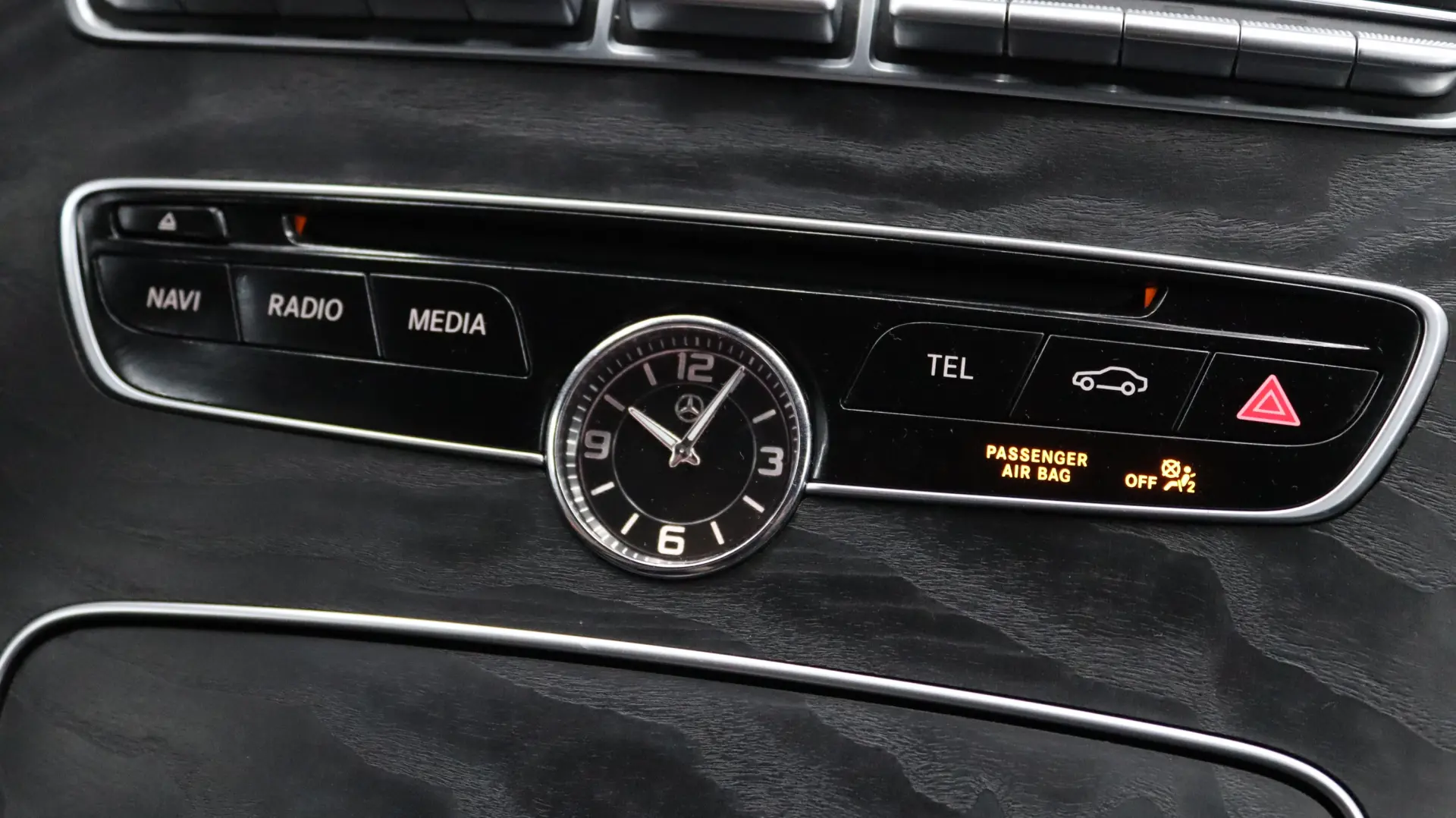 Mercedes-Benz C 300 BlueTEC Hybrid AMG Line 19