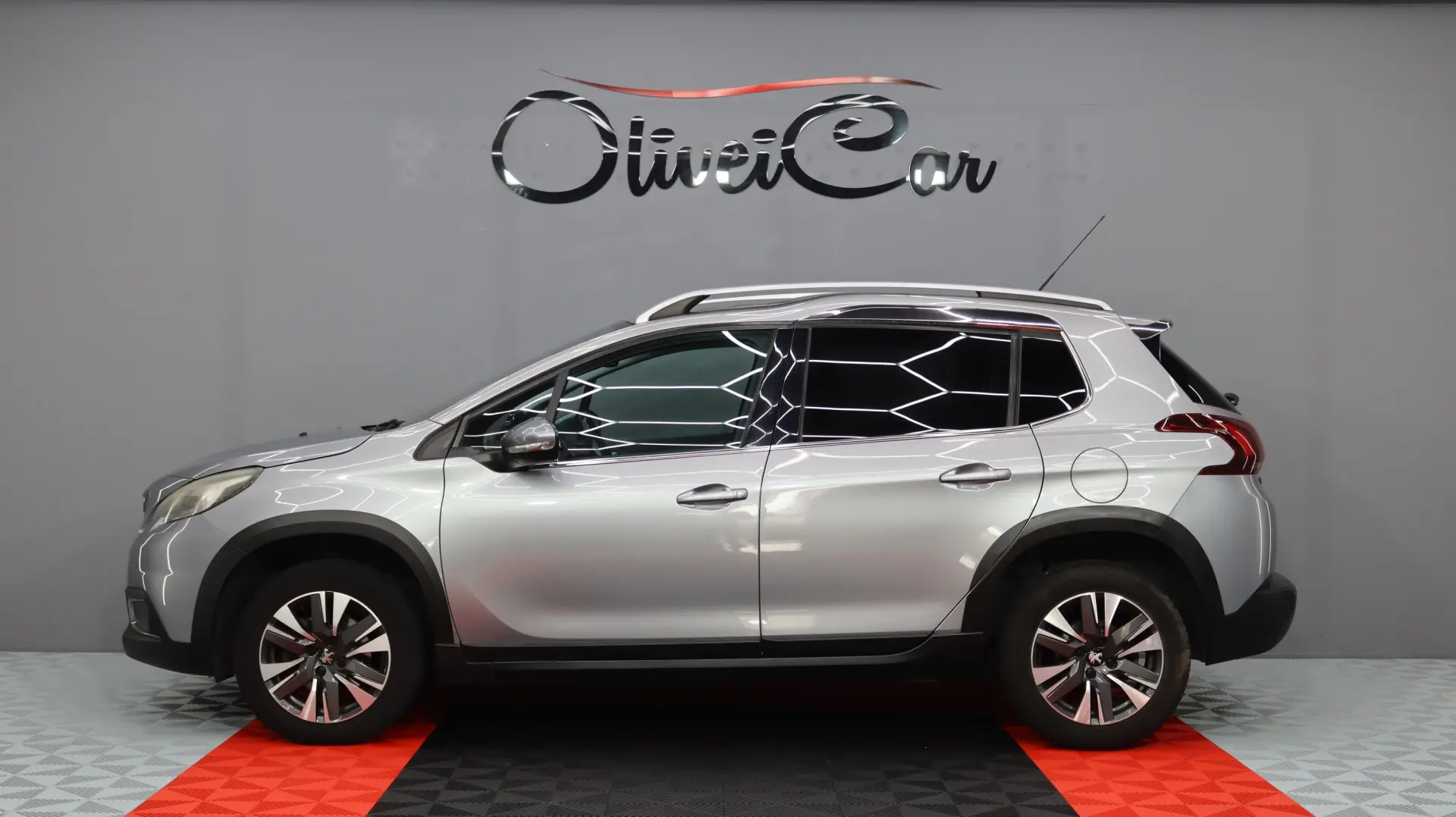 Peugeot 2008 1.6 BlueHDi Allure 5