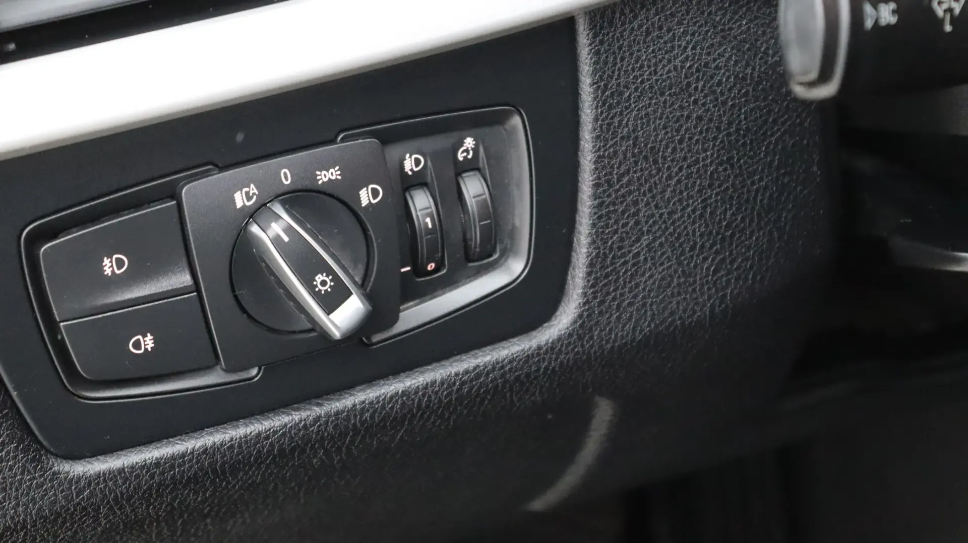 BMW 318 d Touring Auto 14