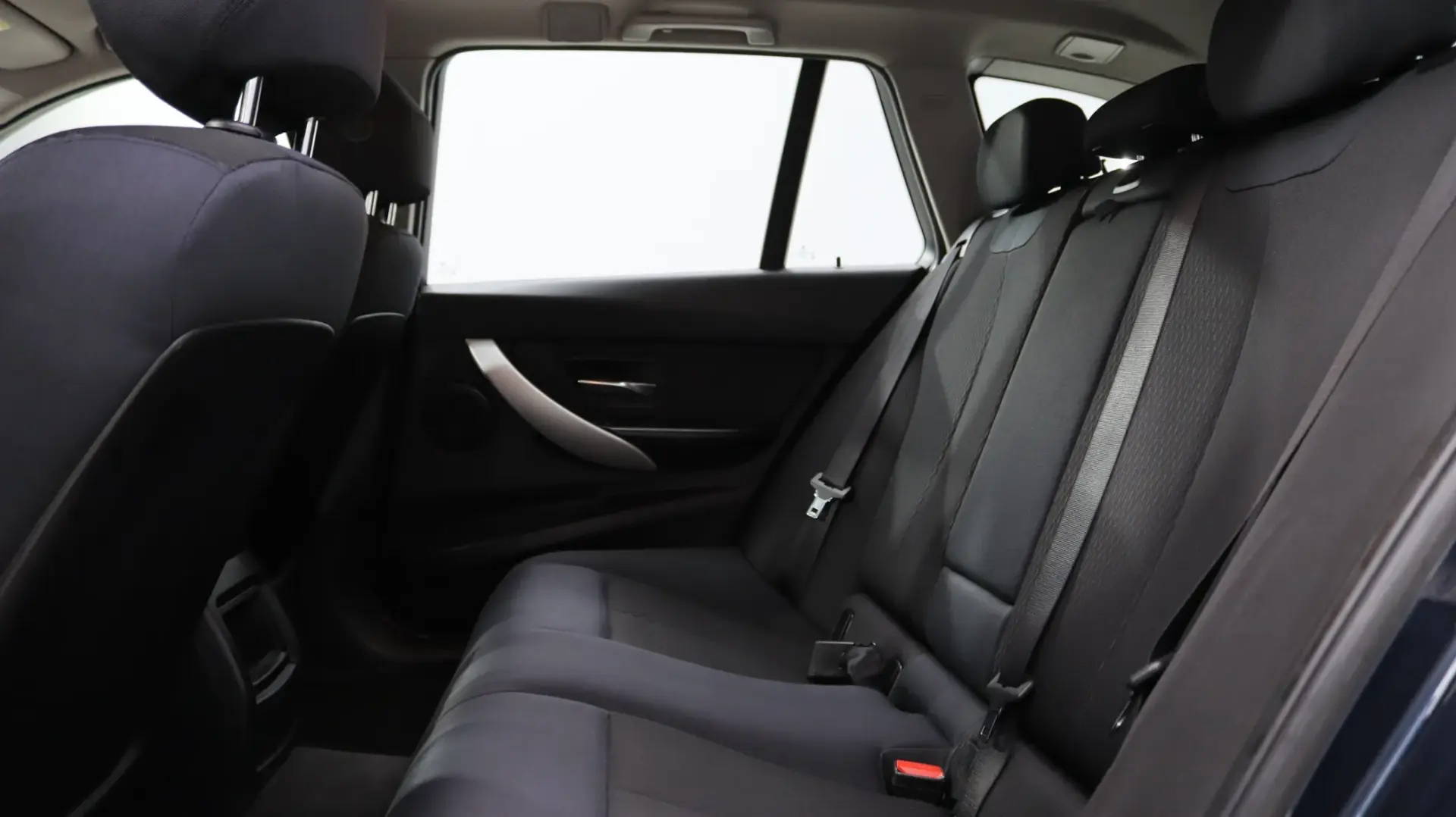 BMW 318 d Touring Auto 19