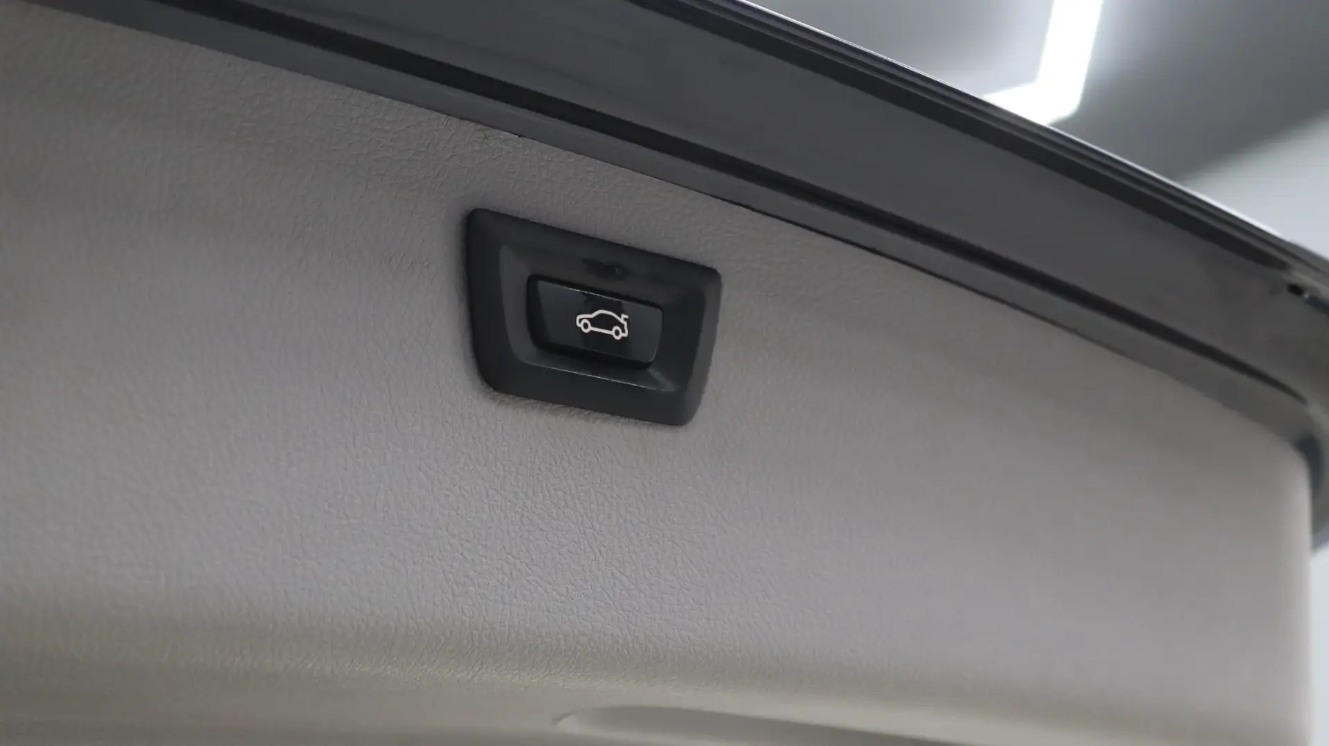 BMW 318 d Touring Auto 21