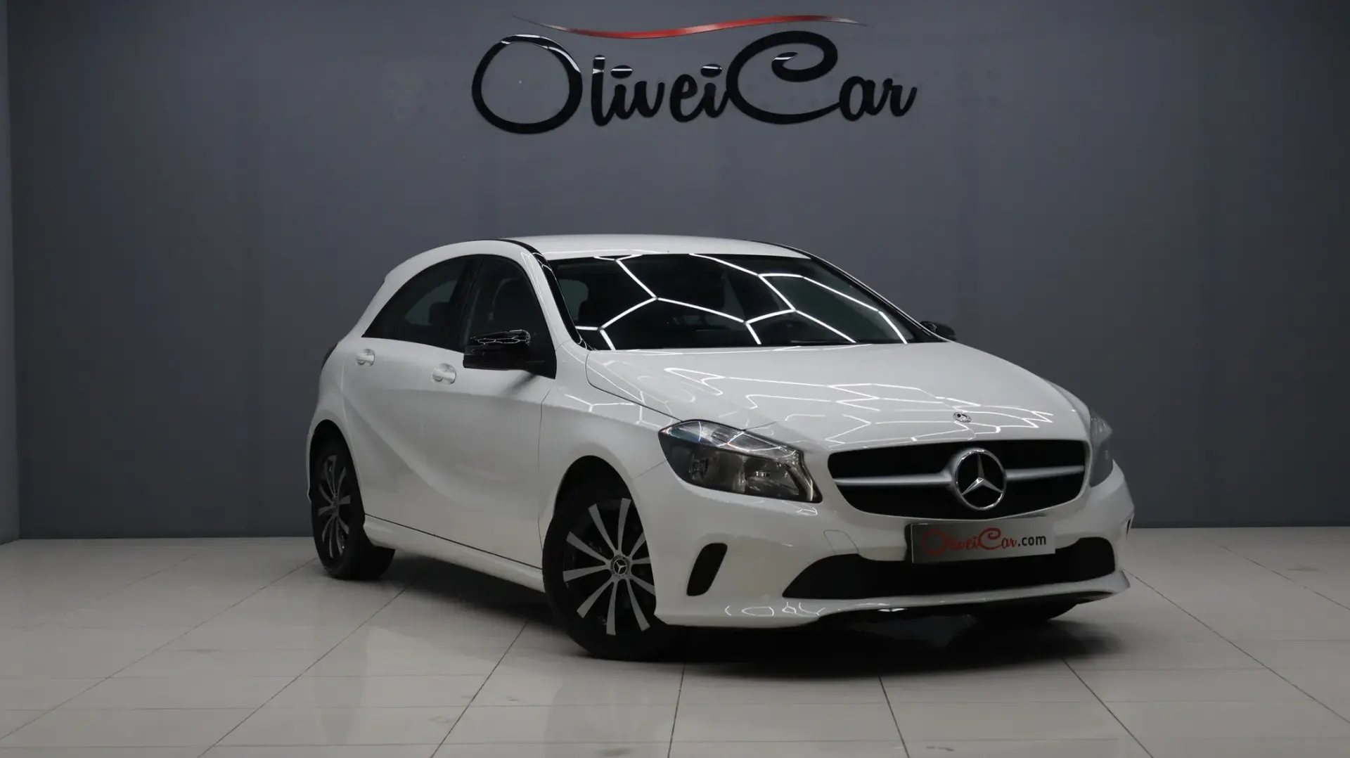 Mercedes-Benz A 180 CDI BlueEFFICIENCY Edition Style 2