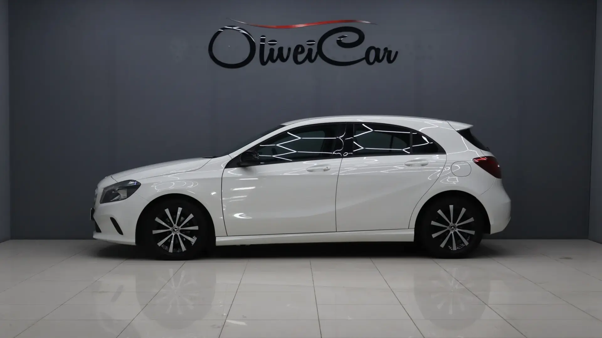 Mercedes-Benz A 180 CDI BlueEFFICIENCY Edition Style 6