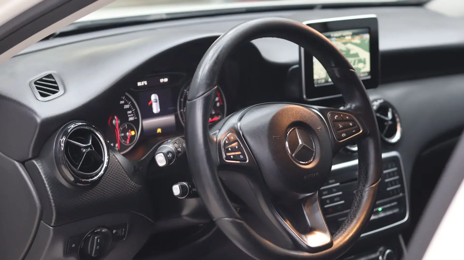 Mercedes-Benz A 180 CDI BlueEFFICIENCY Edition Style 13