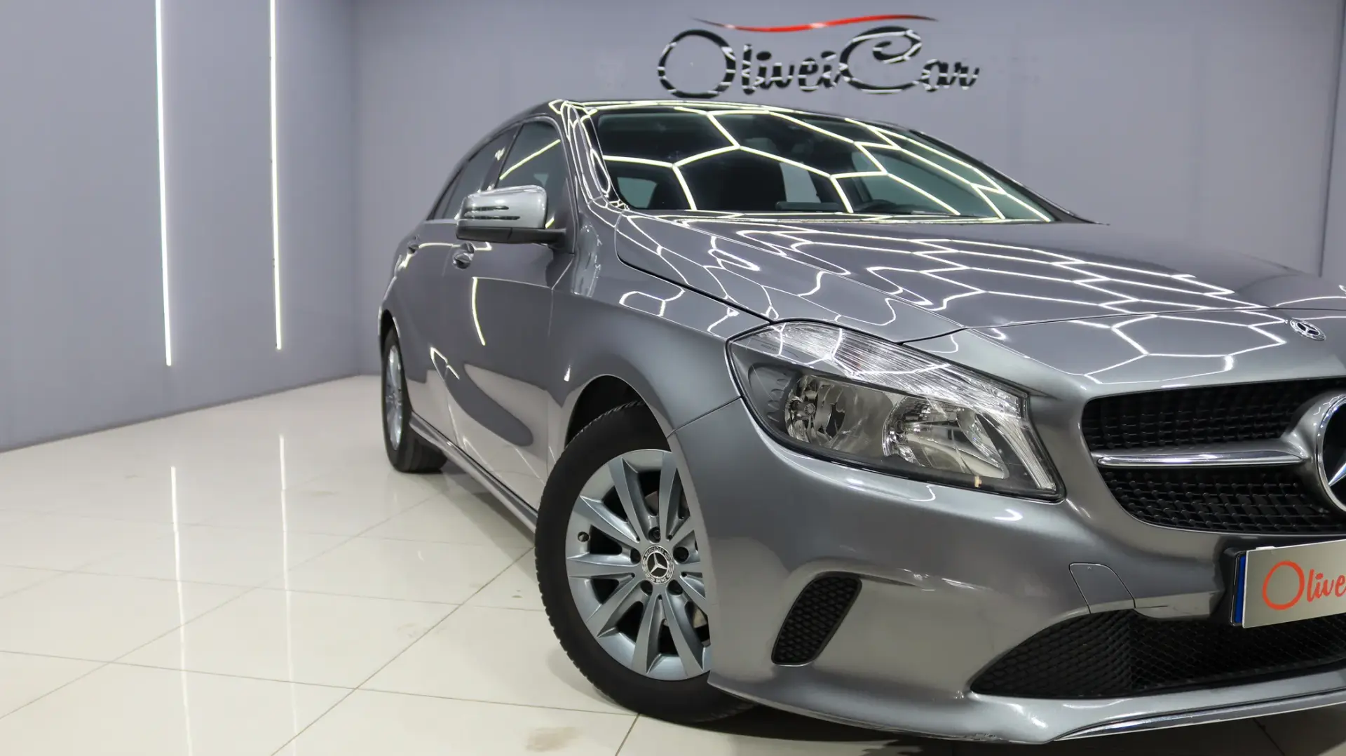 Mercedes-Benz A 180 d Urban 4