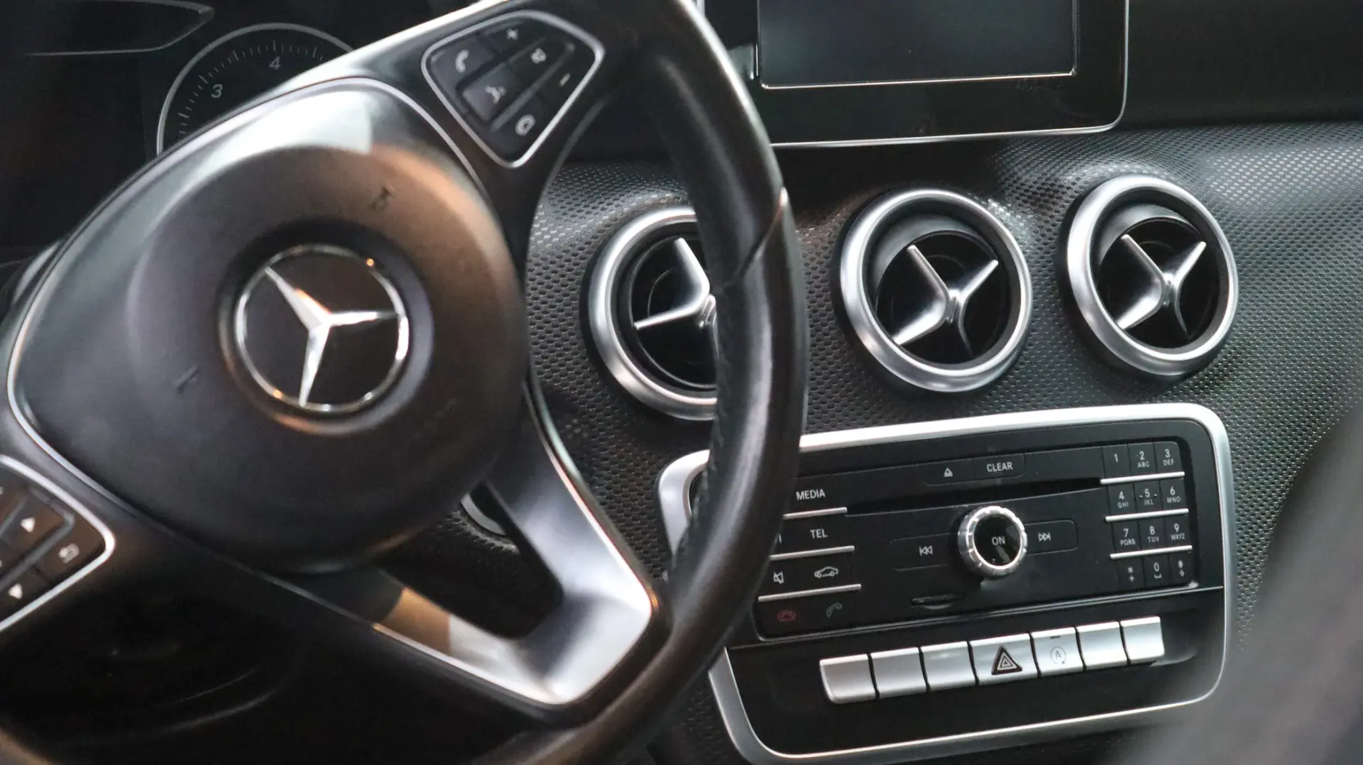 Mercedes-Benz A 180 d Urban 11