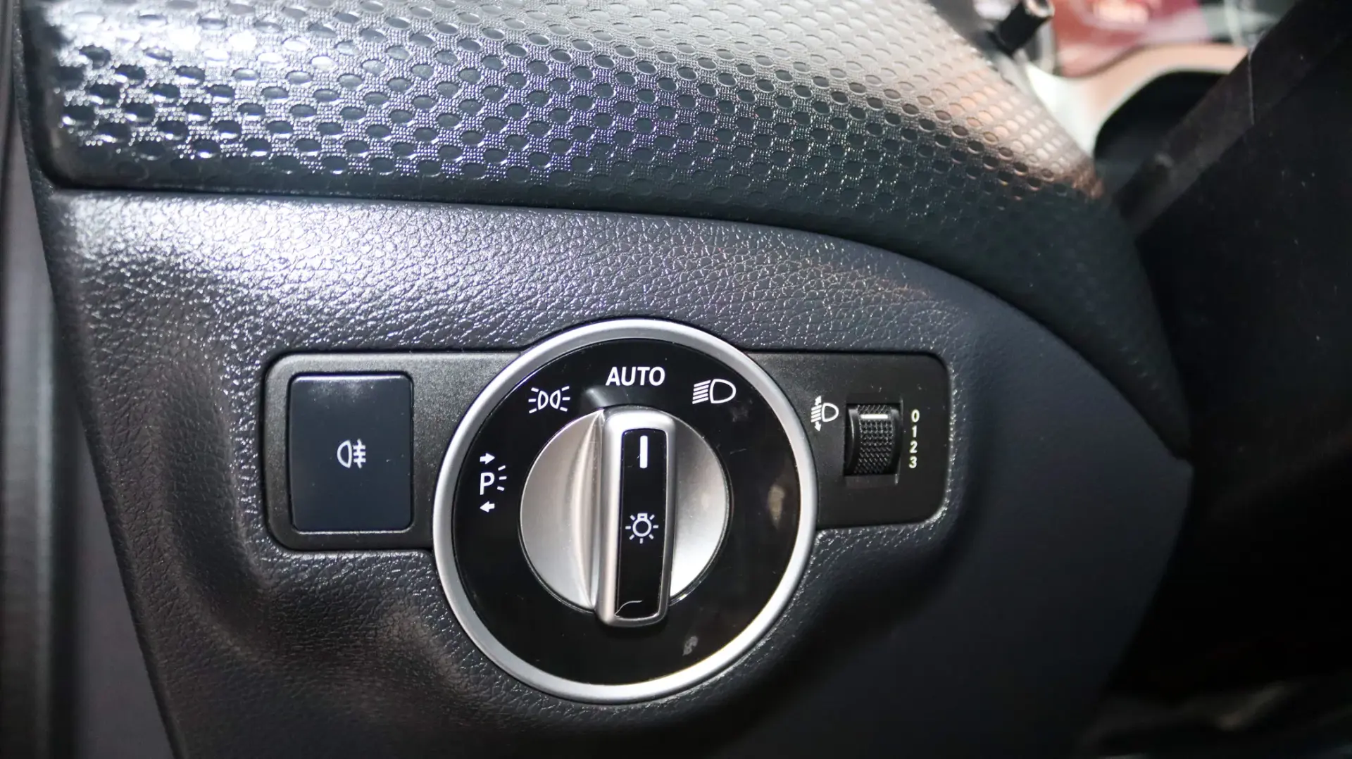 Mercedes-Benz A 180 d Urban 12