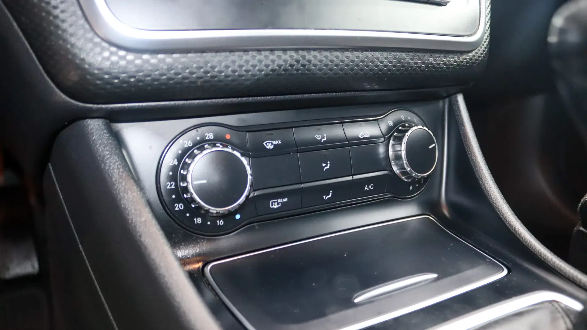 Mercedes-Benz A 180 d Urban 15