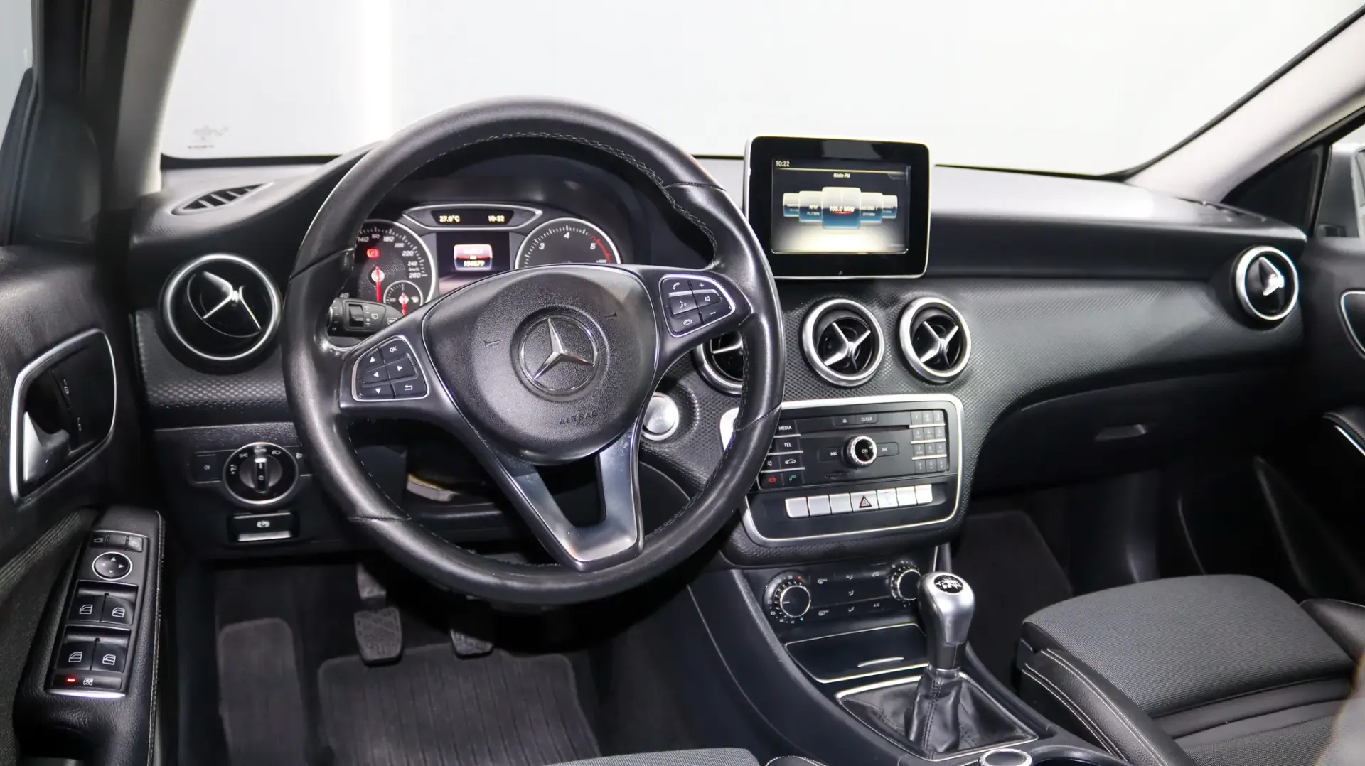 Mercedes-Benz A 180 d Urban 22