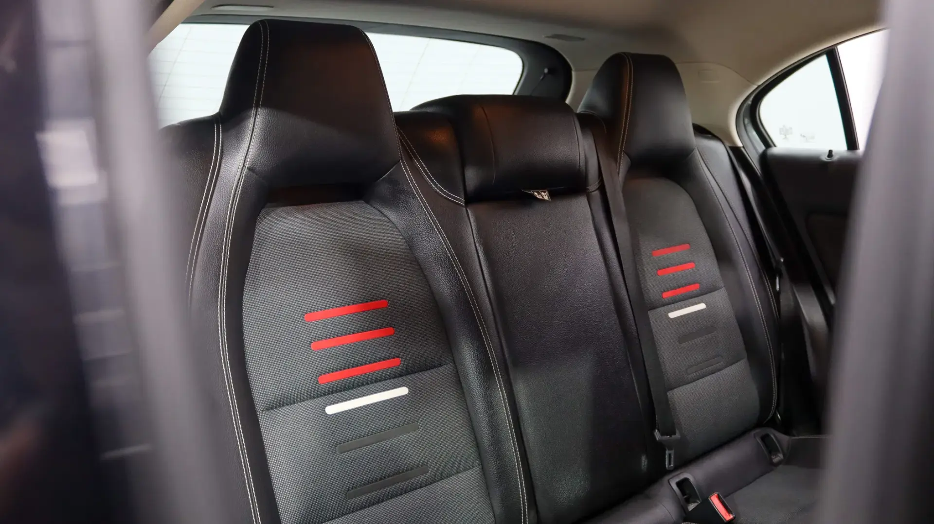 Mercedes-Benz A 180 d Urban 32