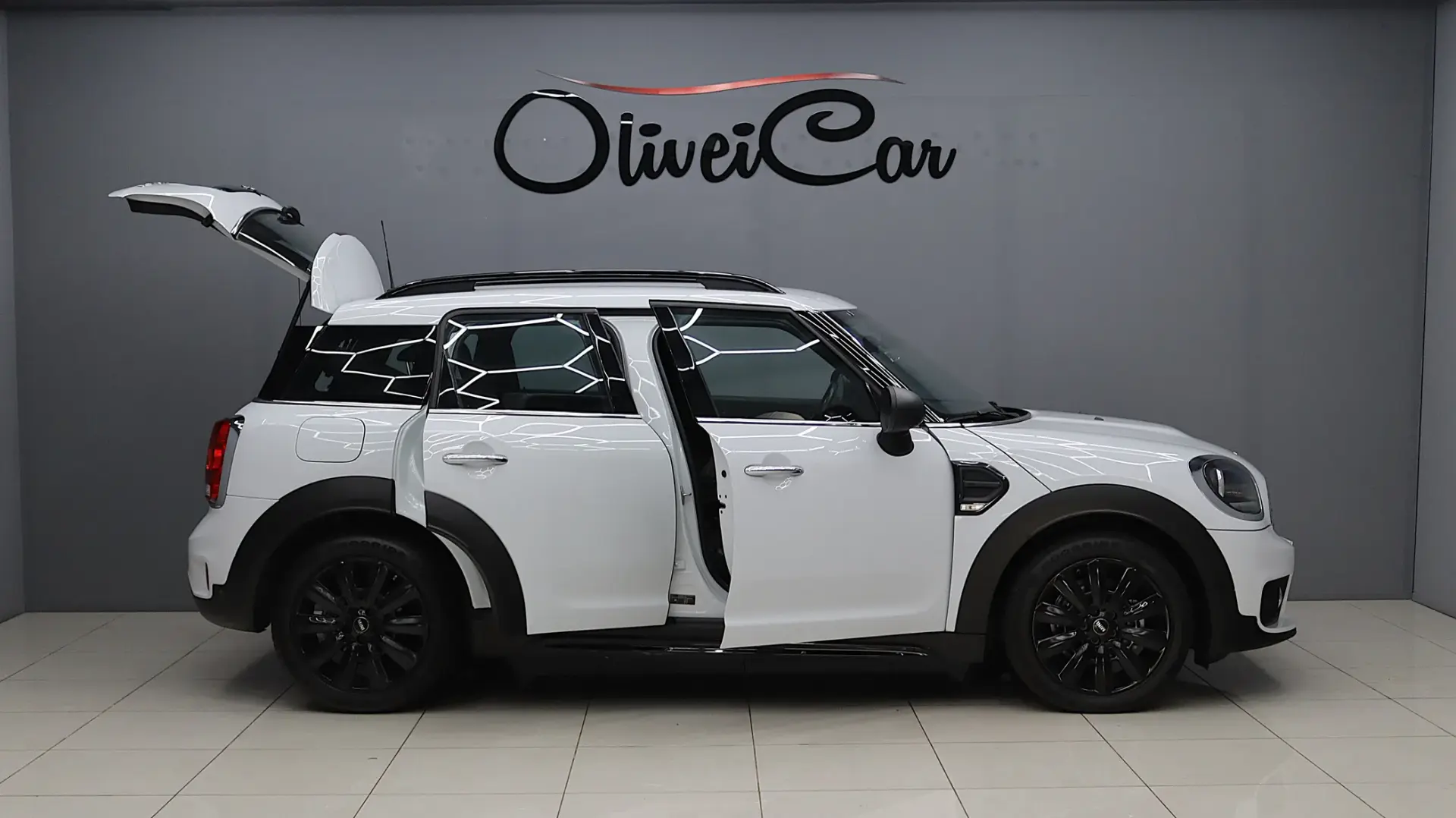 MINI Countryman One D 4