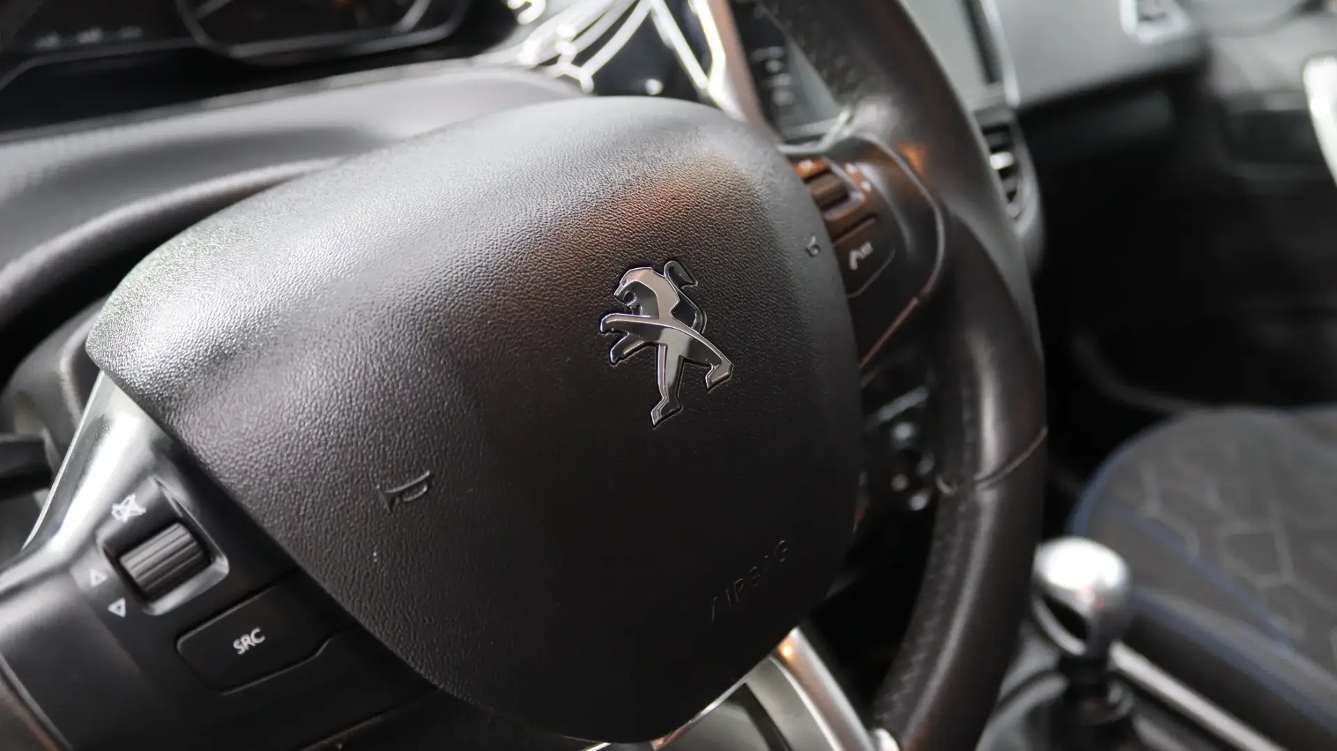 Peugeot 2008 1.5 BlueHDi Style 11