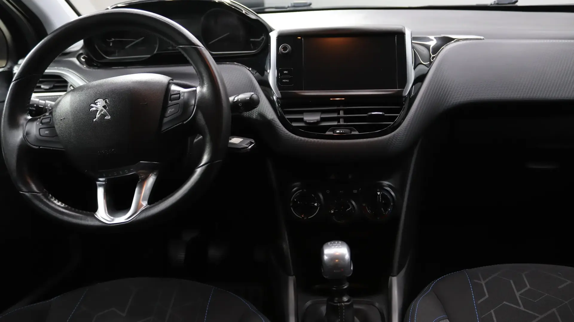 Peugeot 2008 1.5 BlueHDi Style 13