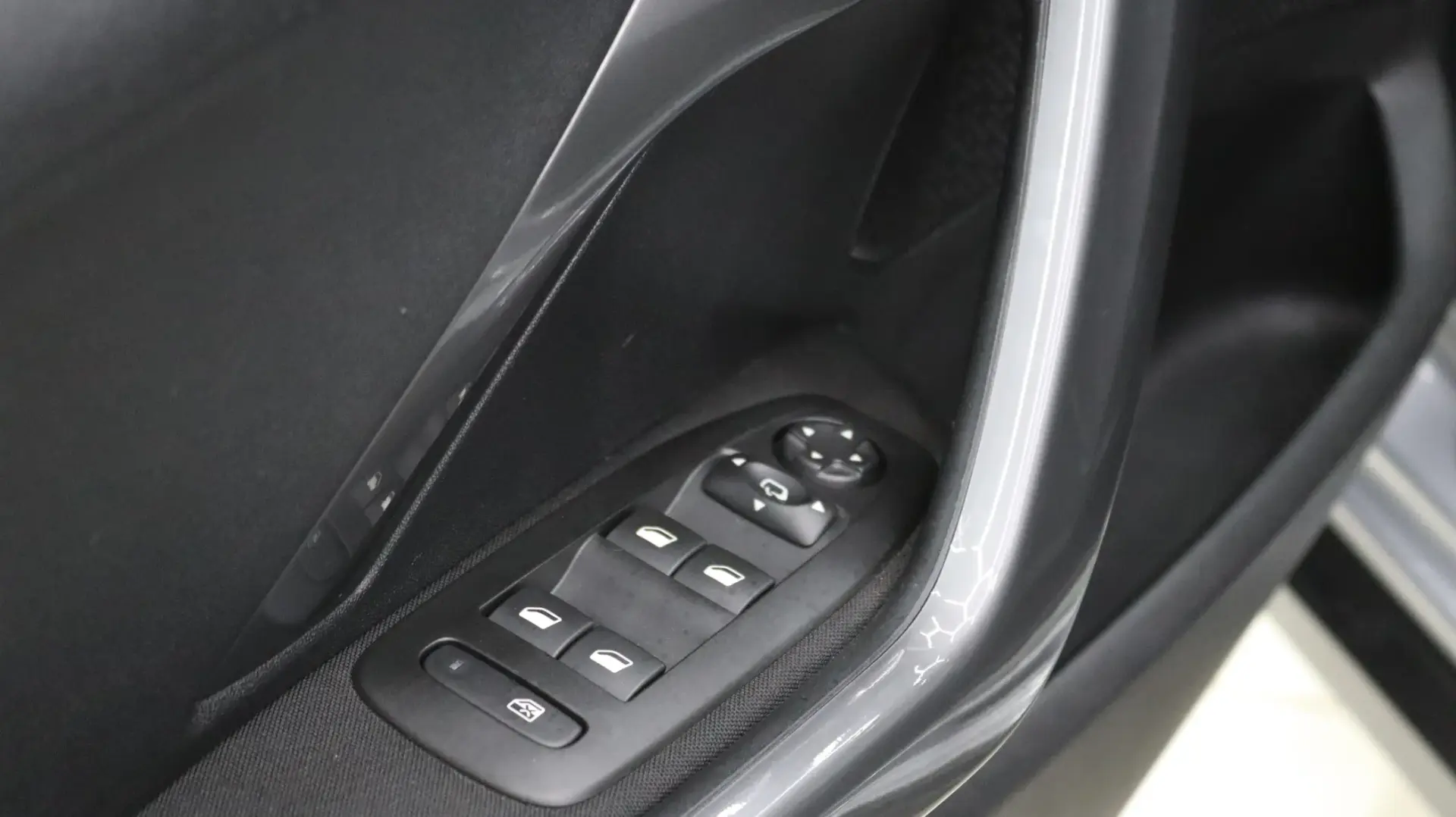 Peugeot 2008 1.5 BlueHDi Style 14