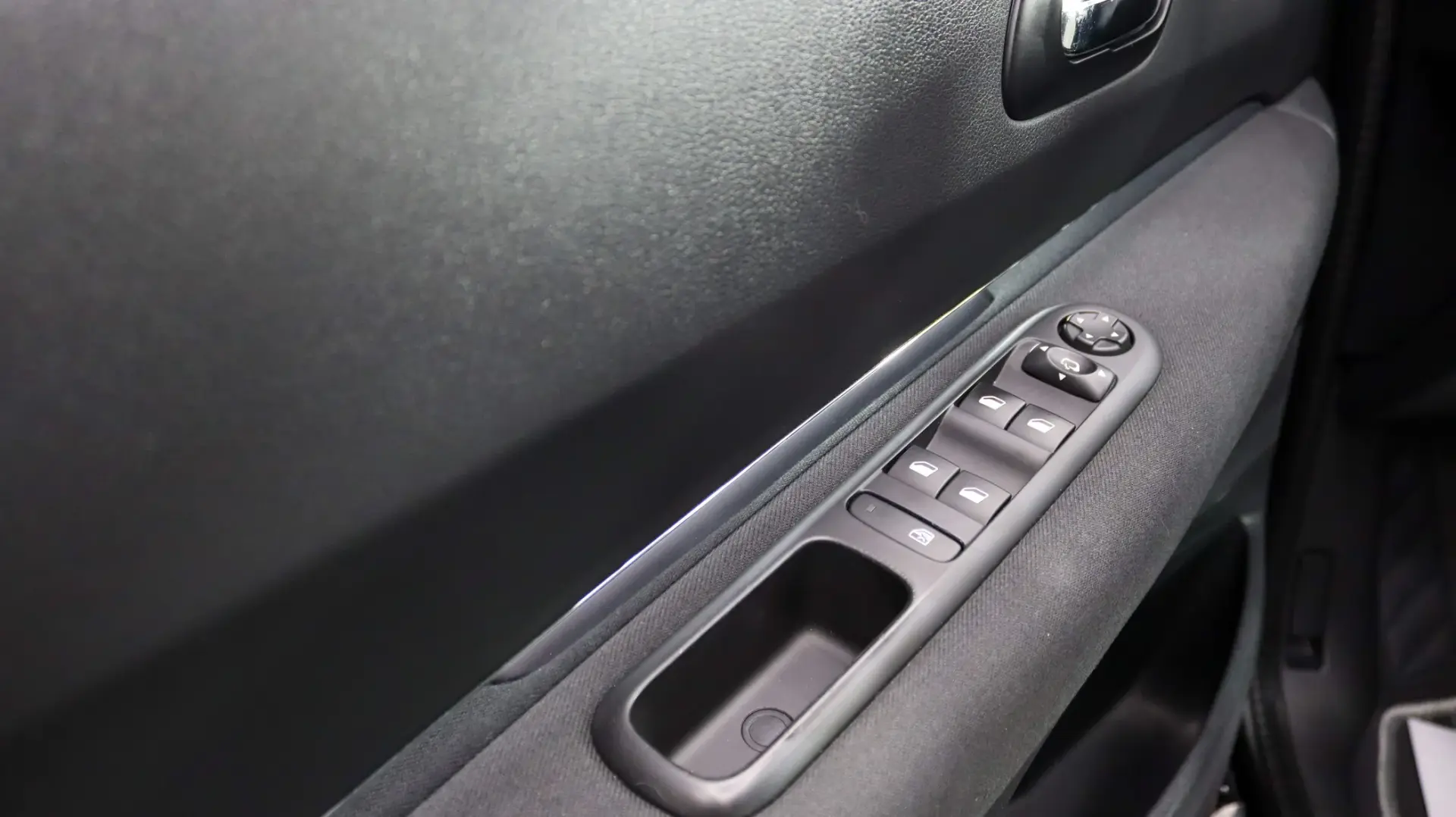 Peugeot 3008 1.6 BlueHDi Access 17