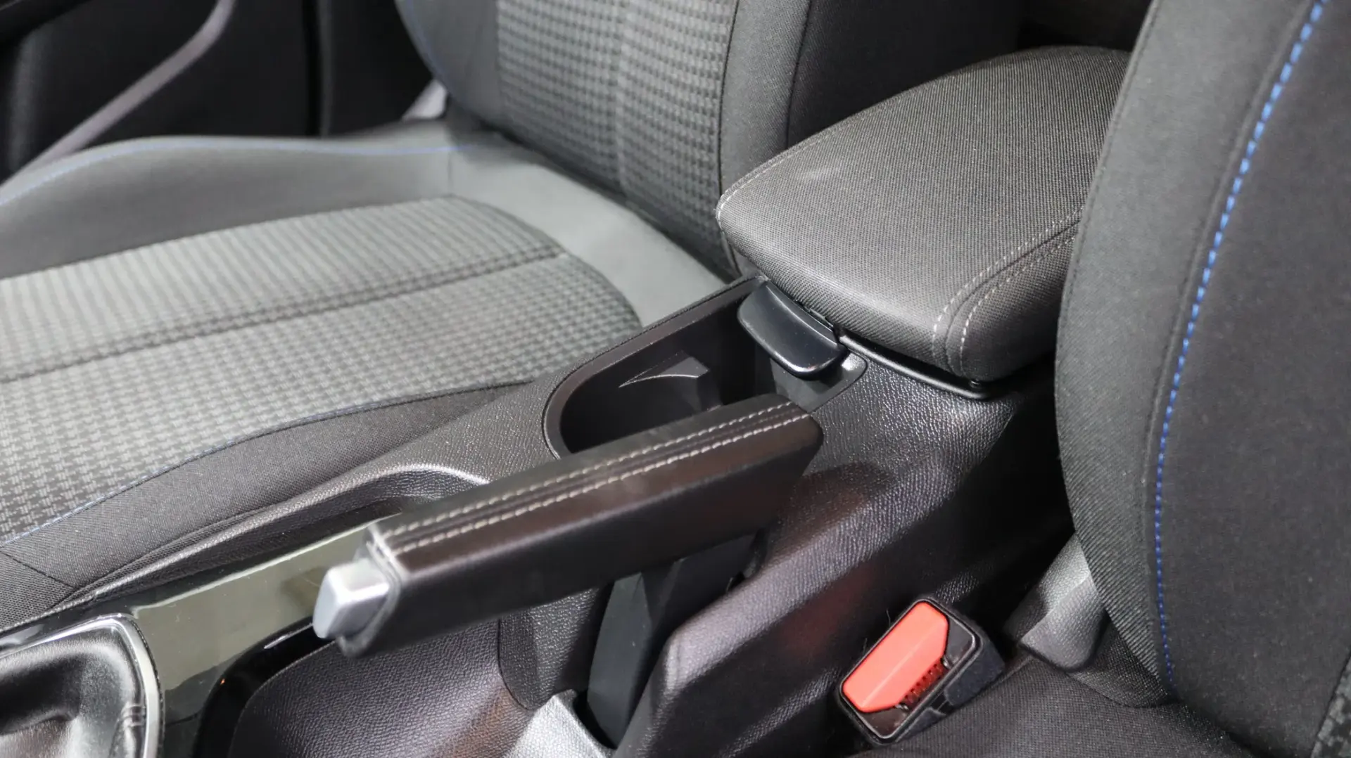 Peugeot 308 SW 1.5 BlueHDi Style 16