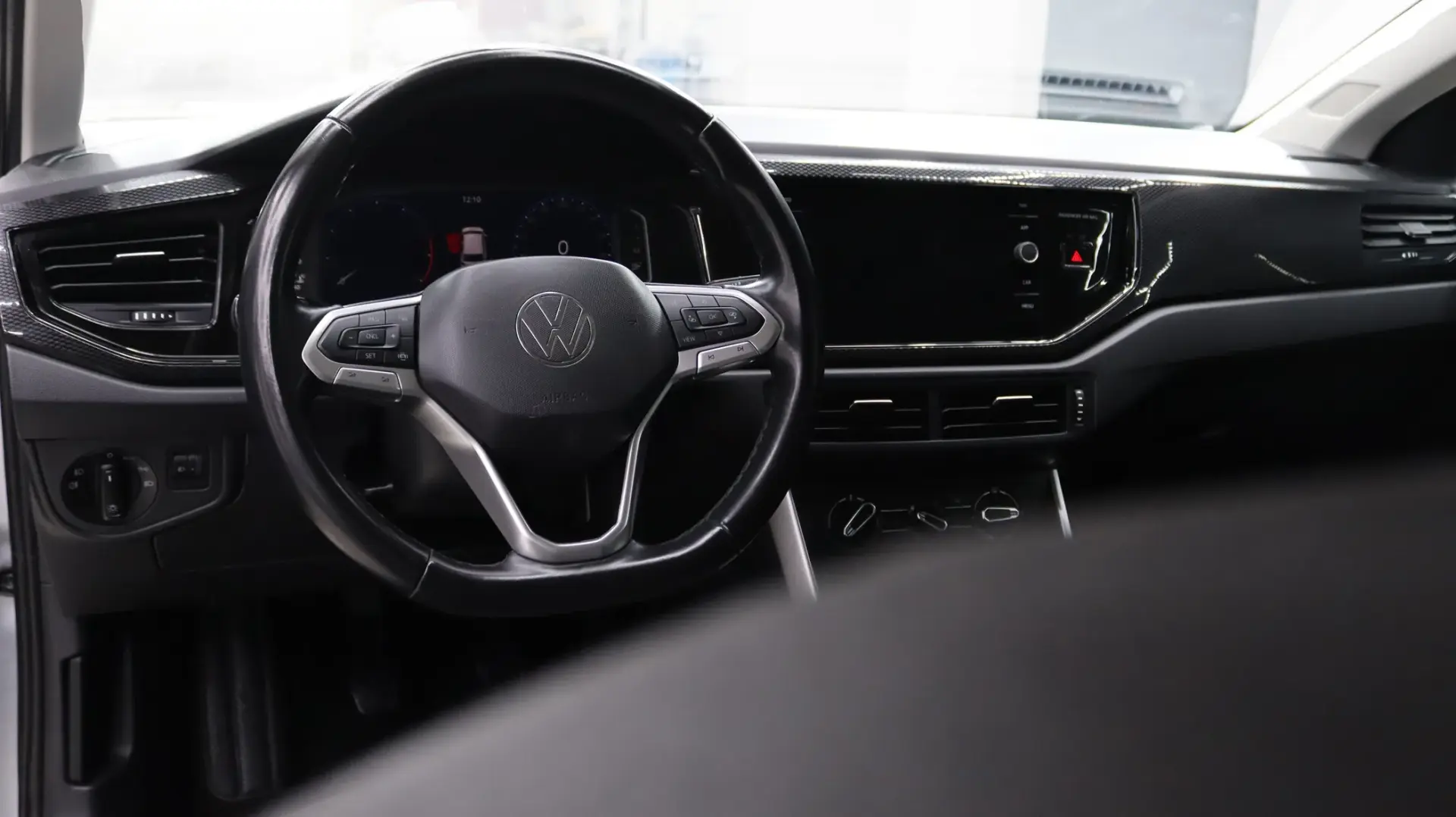 Volkswagen Polo 1.0 TSI Life 11