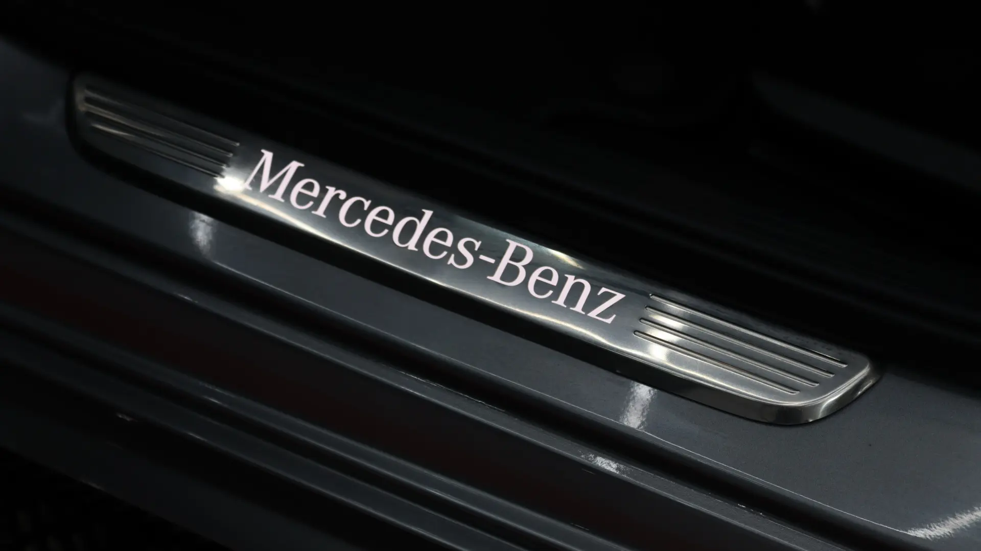 Mercedes-Benz C 300 BlueTEC Hybrid AMG Line 23
